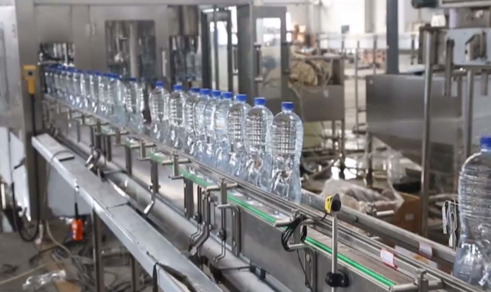 Small Capacity Drinking Water Production Line / Filling Machine / Bottling Plant
