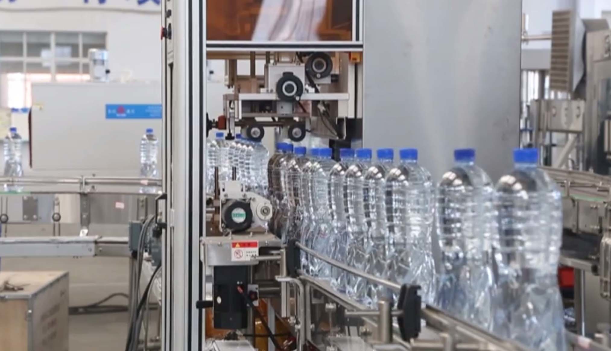 300ml-2L PET Bottle Water Filling Machine , Mineral Water Bottling Machine