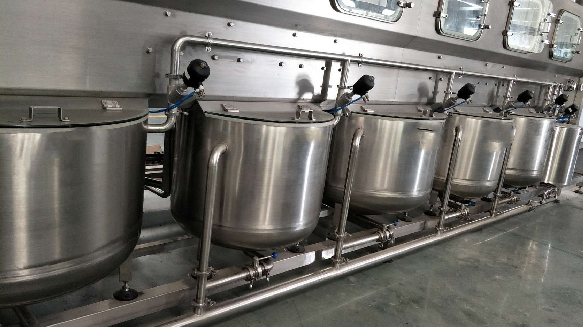 Multifunctional 3 / 5 Gallon Bottled Water Production Equipment For Different Bottles