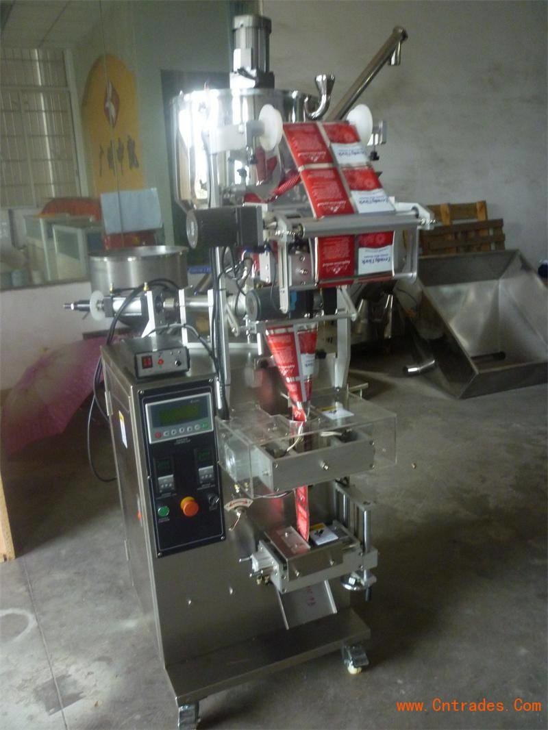 Sachet / Plastic Bag Filling Machine Automatic Bag Packing Machine For Food / Medical