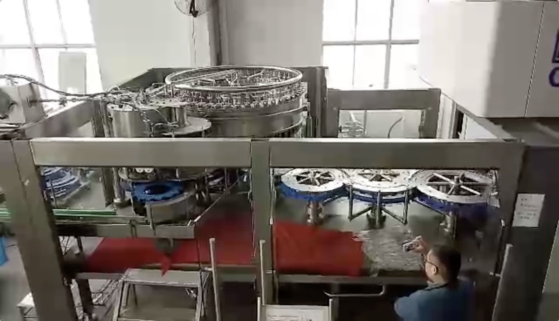 High Speed Carbonated Drink Production Line / Water Bottle Filling Machine