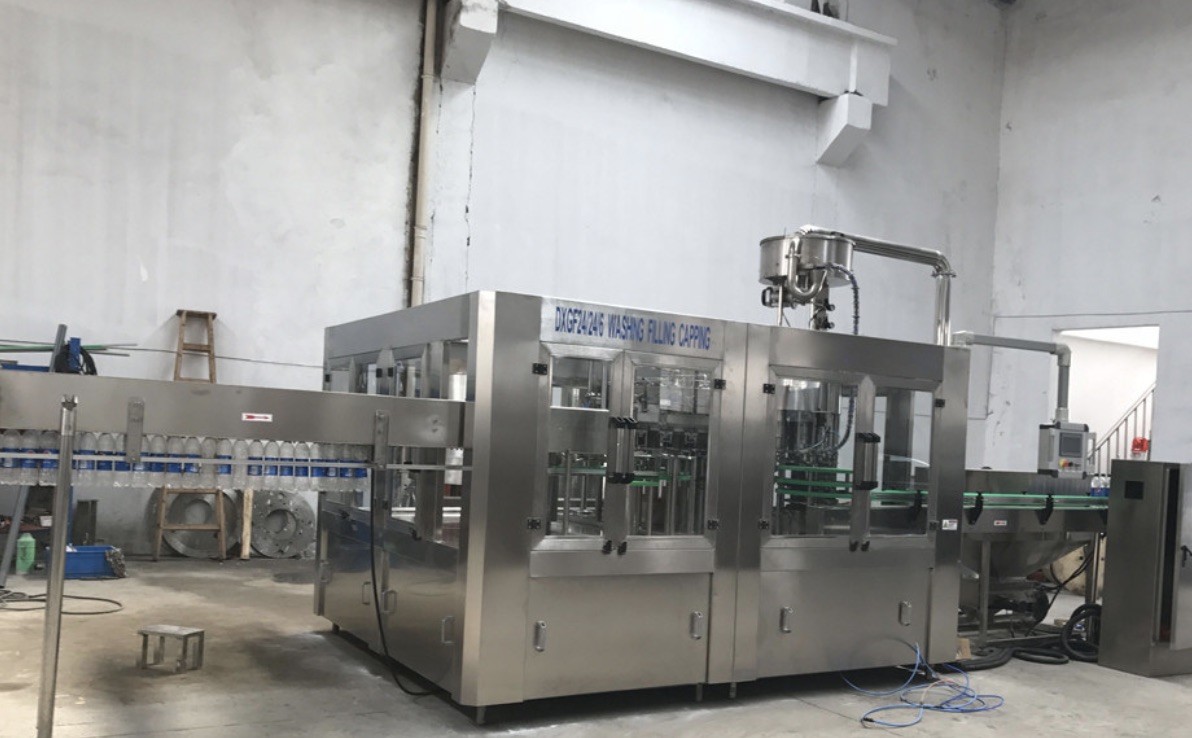 Small Bottle Beverage Filling Line Juice Energy Drink Soda Water Filling Machine