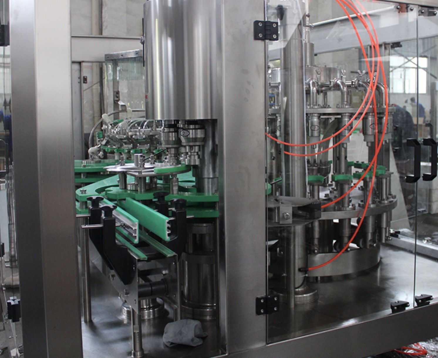 Soda Water / Carbonated Beverage Filling Line 6000 BPH -8000BPH For 500 ML PET Bottle