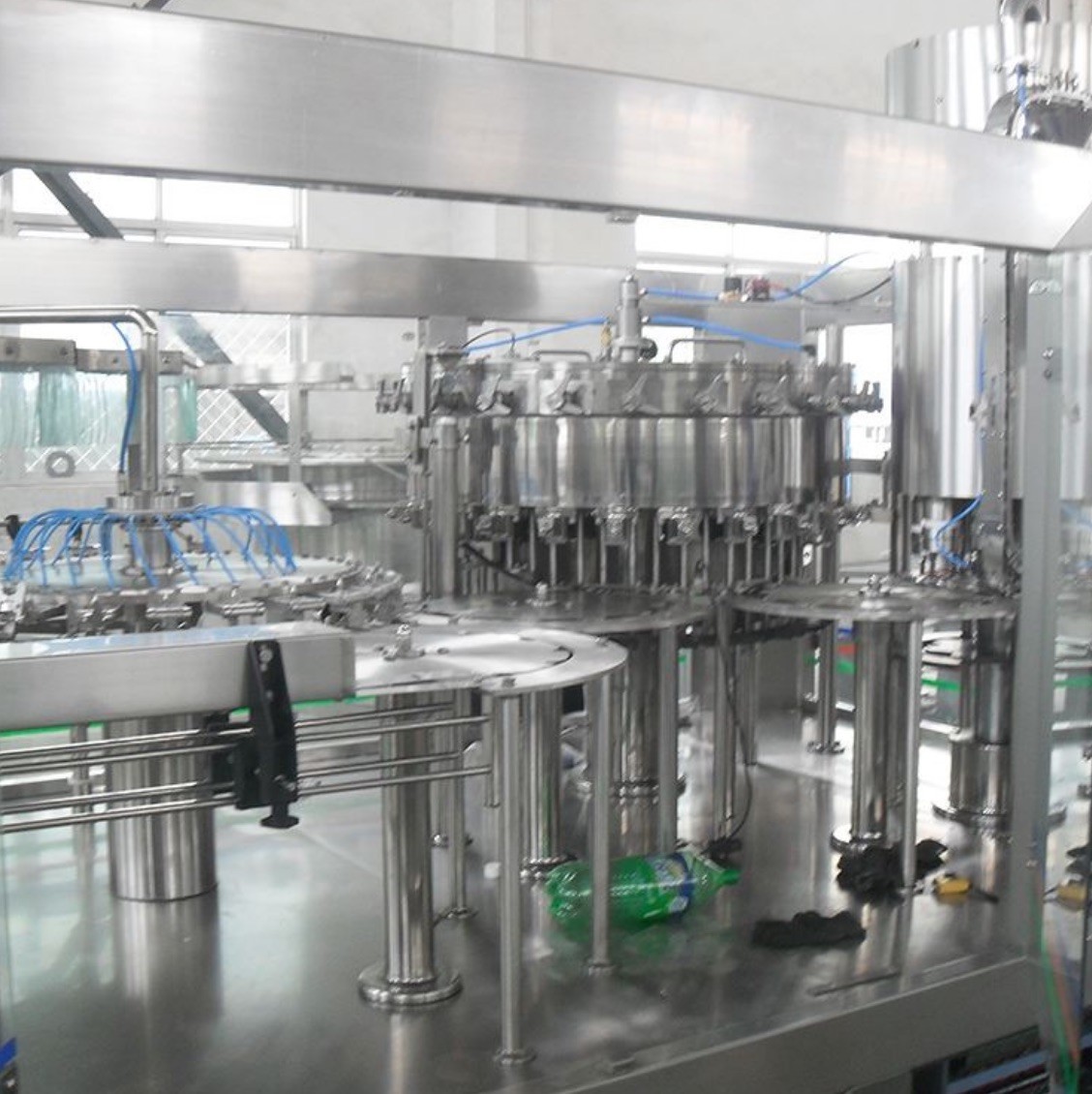 Stainless Steel 3 In 1 Water Filling Machine , Small Scale Juice Bottling Equipment