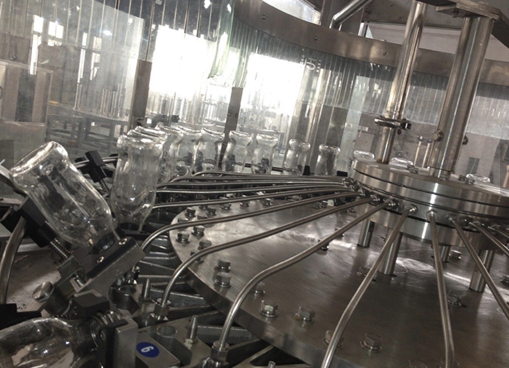 Automatic Soft Drink Filling Machine , 8000 – 12000 BPH Glass Bottle Soda Filling Machine