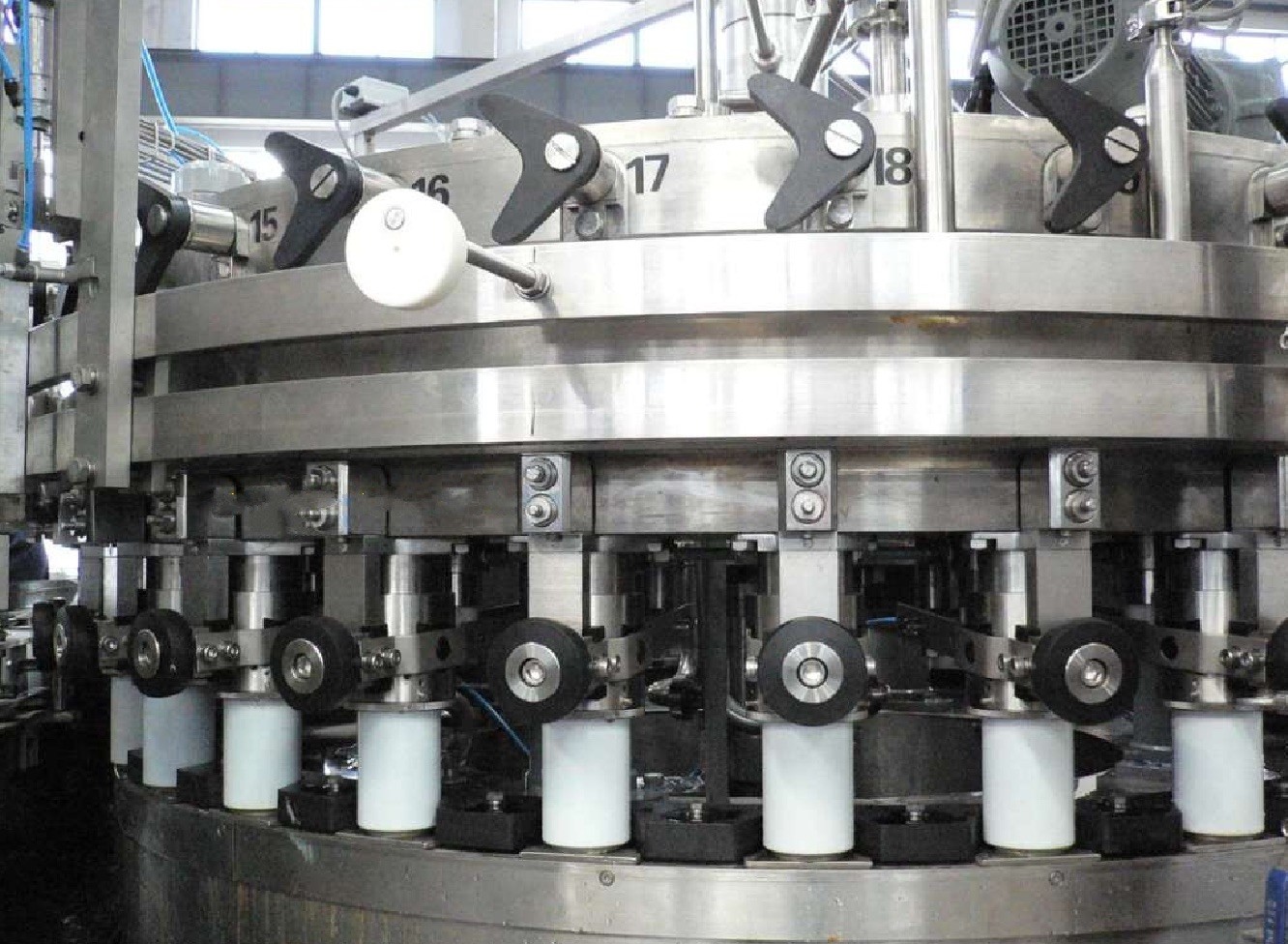 Carbonated Beverage Filling Line 5000 -10000 Can Per/ Hour Drink Canning Machine