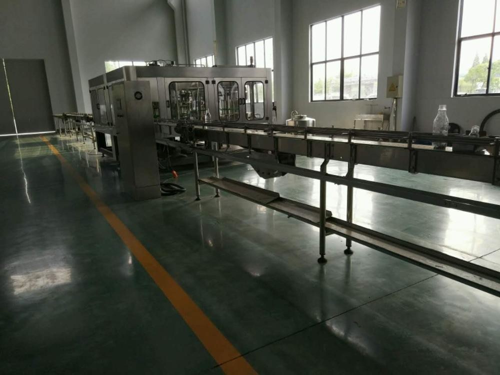 Complete Carbonated Beverage Filling Line 6000-12000 BPH For Glass Bottle