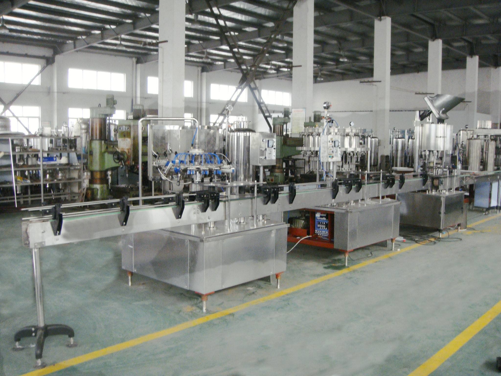 High Speed Carbonated Drink Production Line / Water Bottle Filling Machine